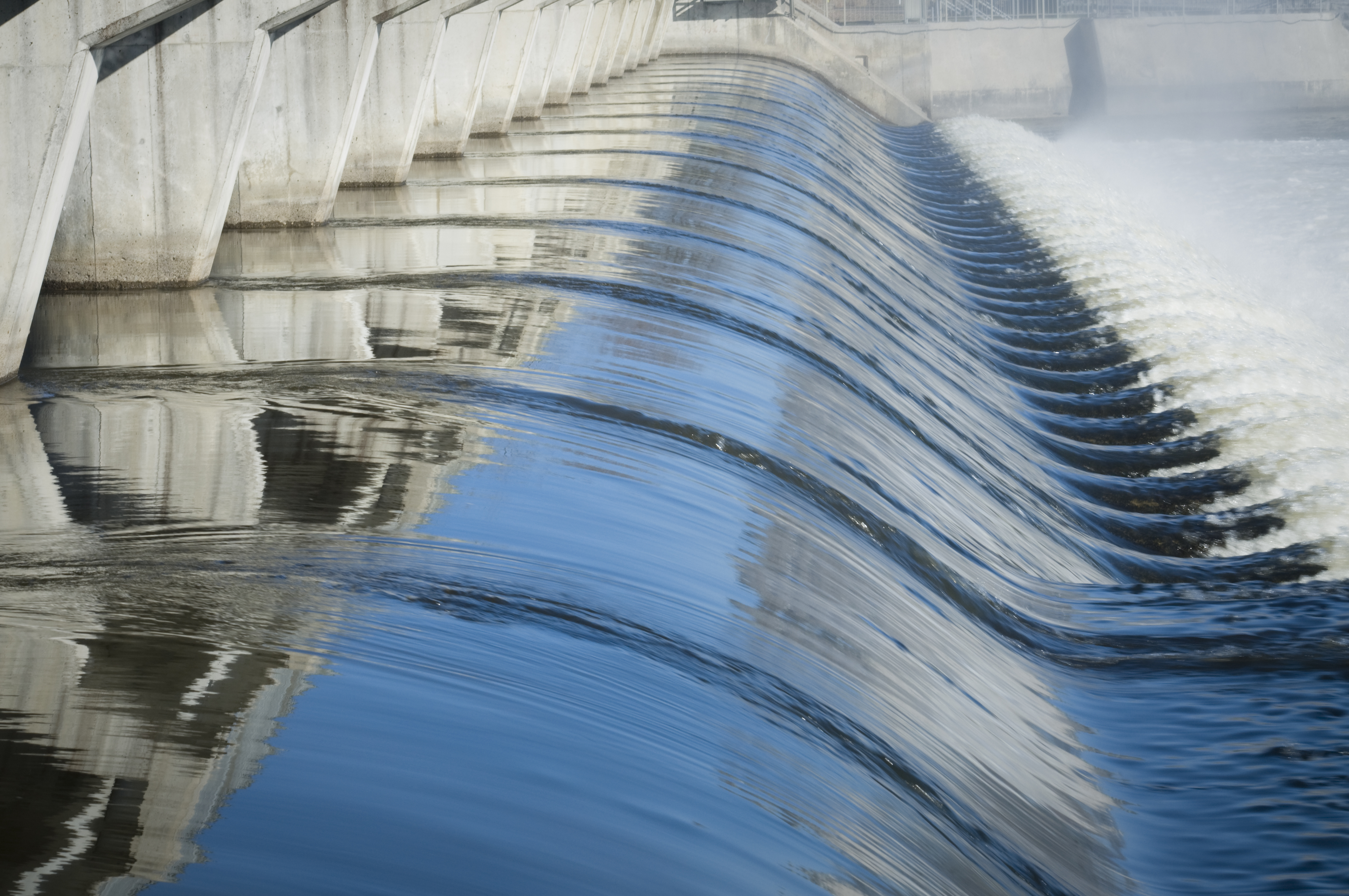 Water power plant. Гидроэнергия гидроэлектростанция. Энергия воды. Вода на гидроэлектростанции. Водяная электростанция.