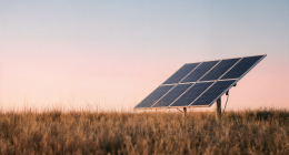 panneau photovoltaïque et champ agricole