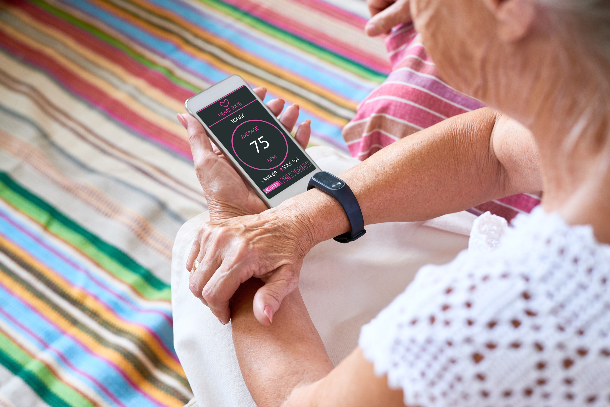 Часы измерения пульса для пожилых